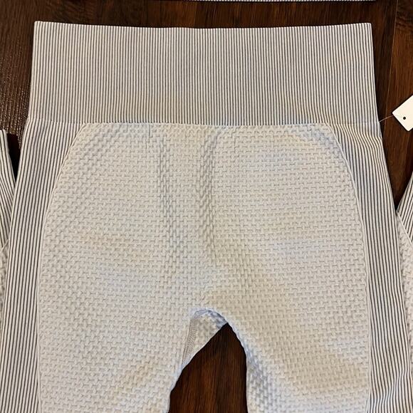 New Mix Active Set, Sports Bra & Seamless Leggings - NWT - Size L - Picture 4 of 11